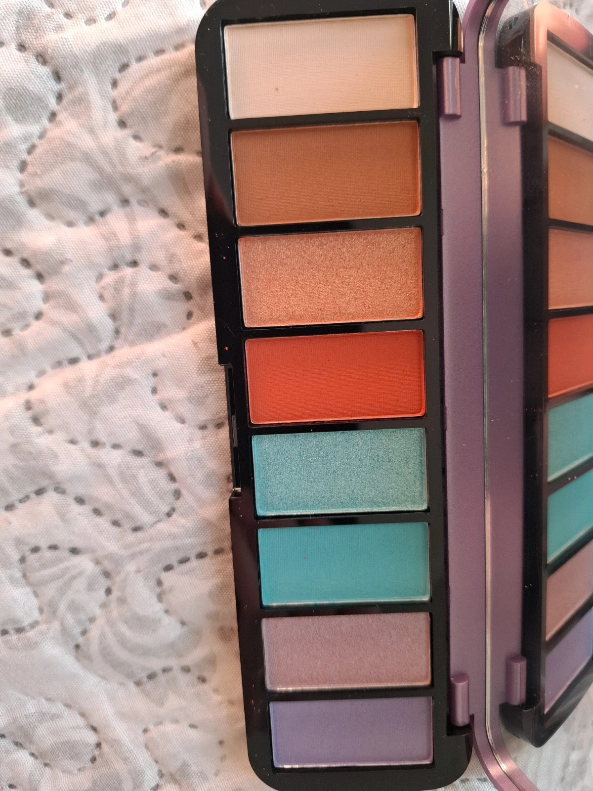Revolution pastel lights shadow palette 2