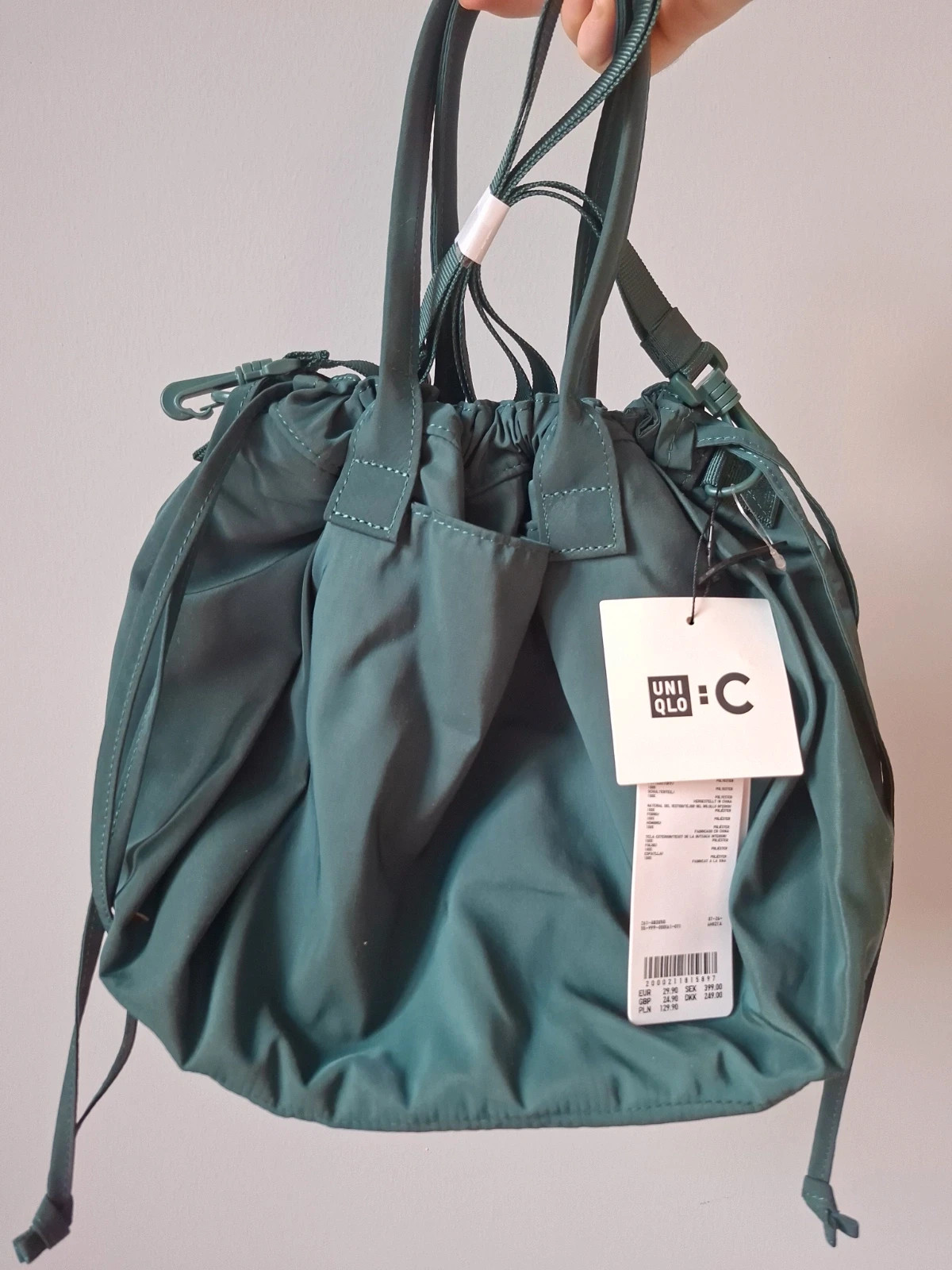 Uniqlo drawstring bag 55 Green 1
