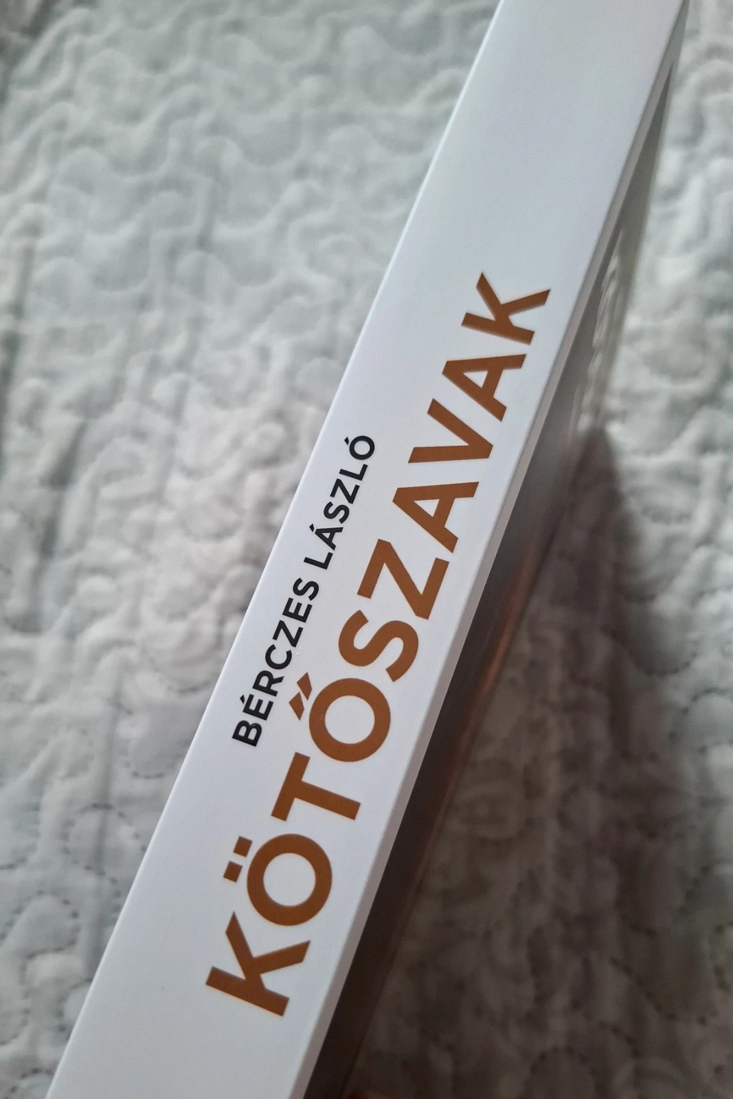 Bérczes László: Kötőszavak 3
