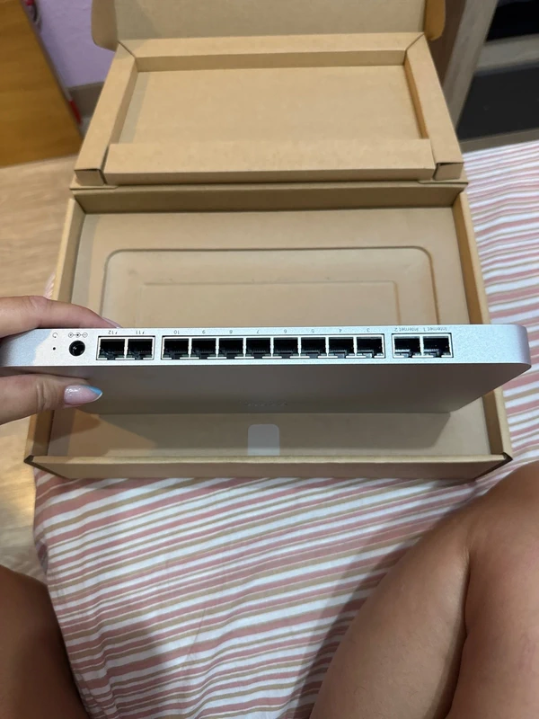 Cisco HUB MX 68 12 puertos 3