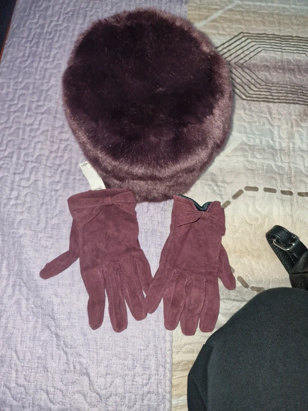 Conjunto gorro y guantes 4