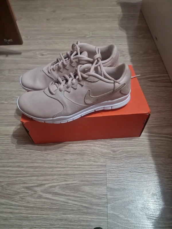 Nike nuevo 4