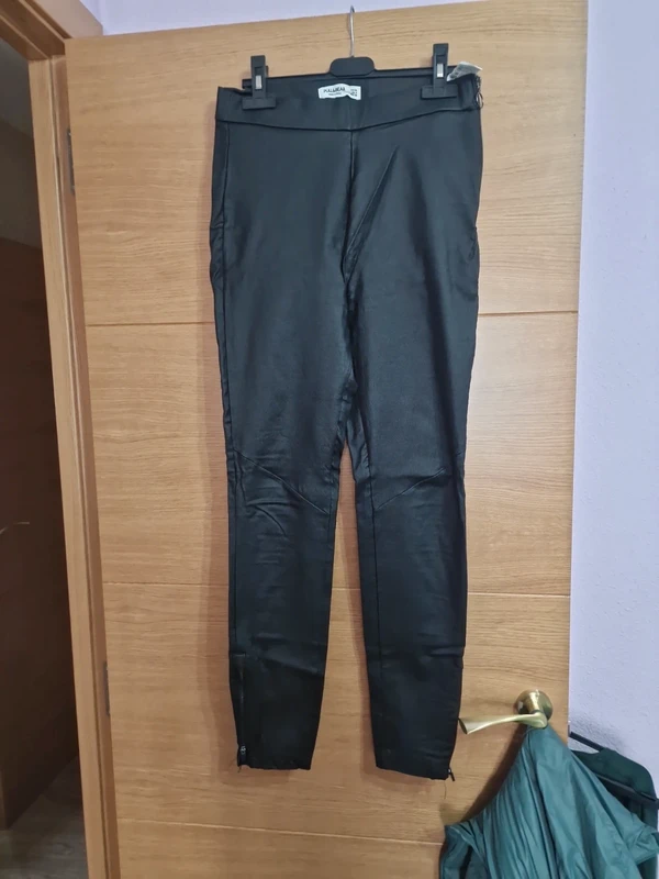 Pantalón elastica pull and bear 1