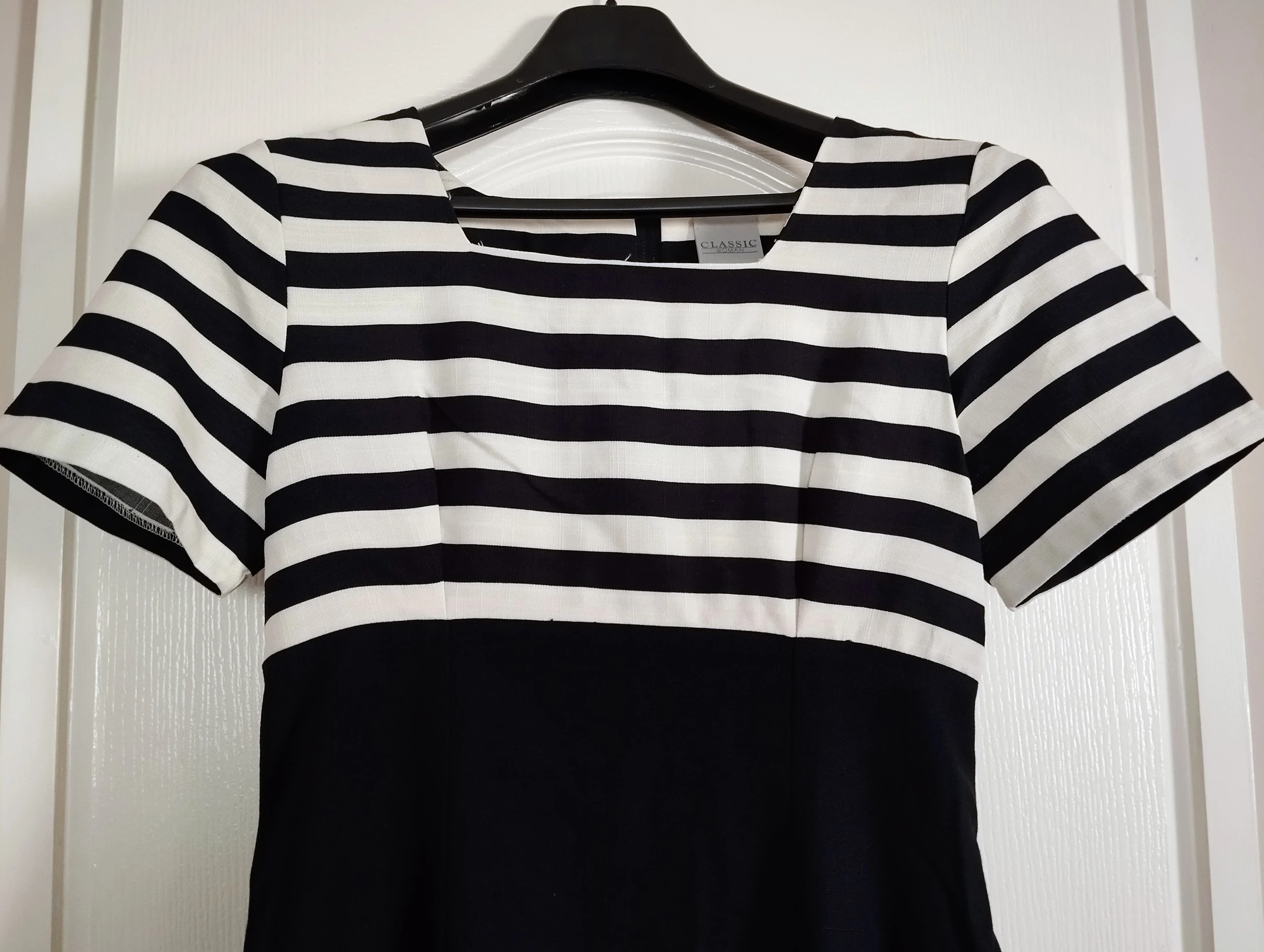 Classic Women – Elegáns Tengerész Stílusú Midi Ruha 3
