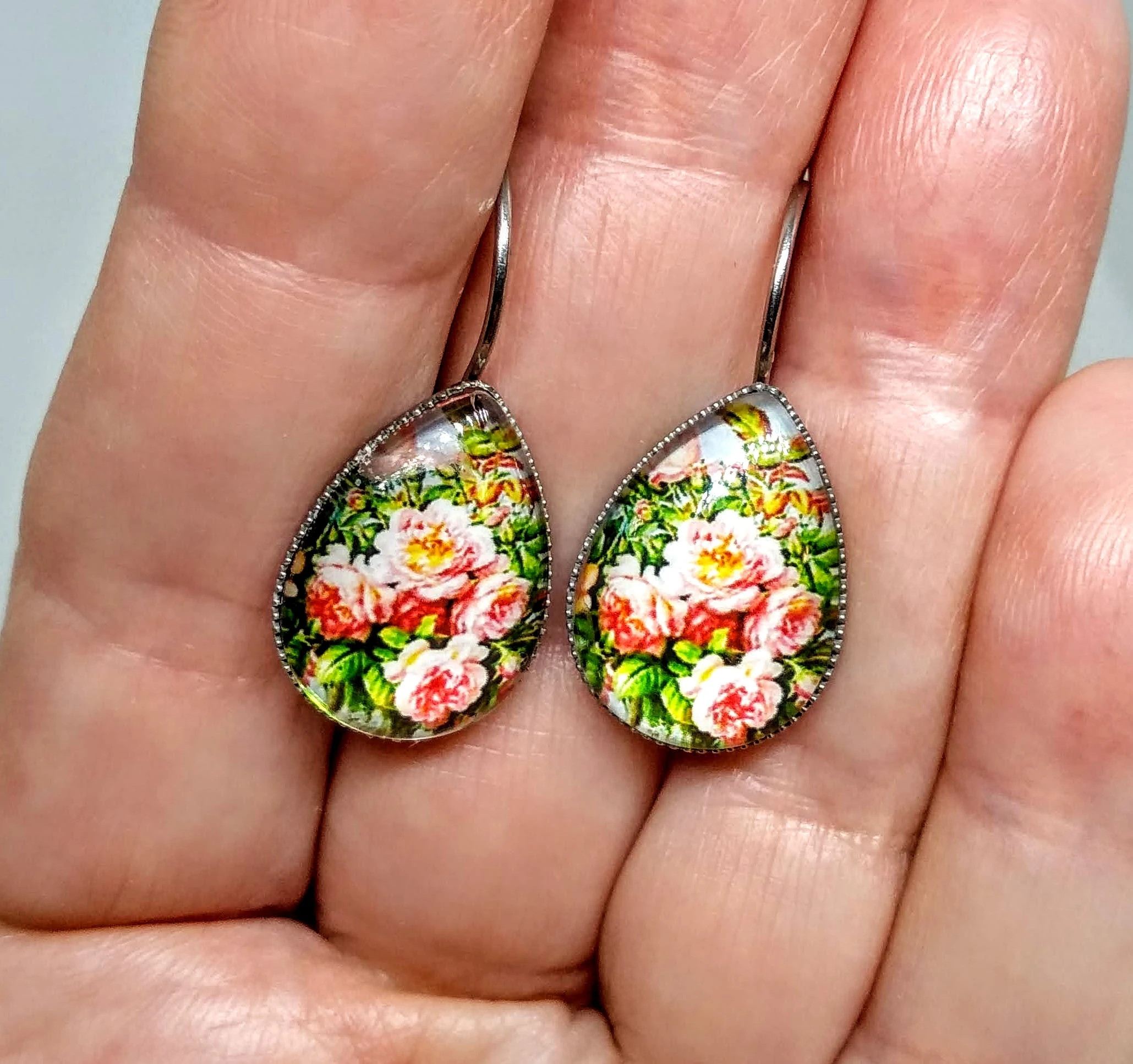 Rózsás üveg cabochon nyaklánc-fülbevaló szett 3