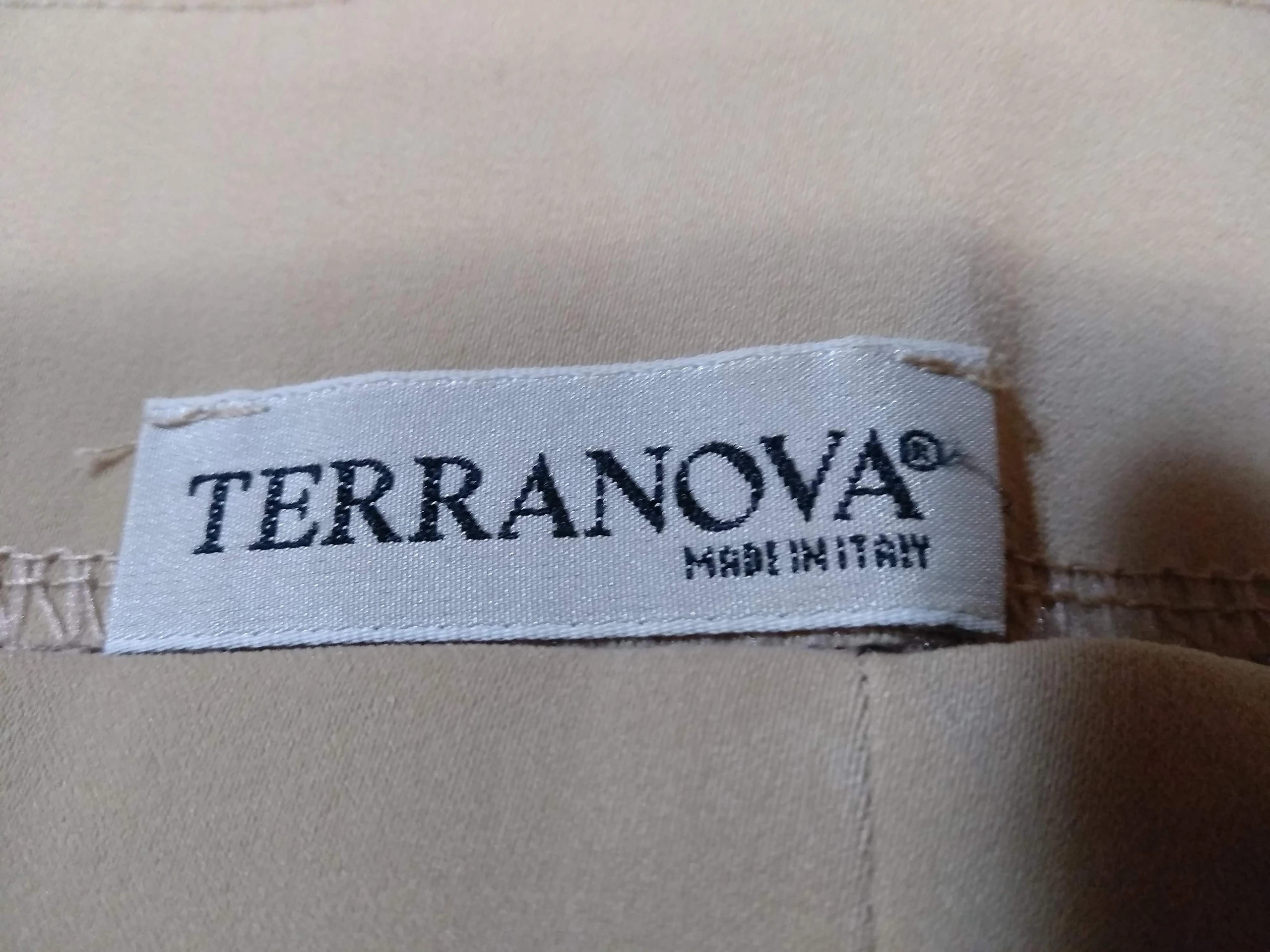 Bézs hasított szoknya 4