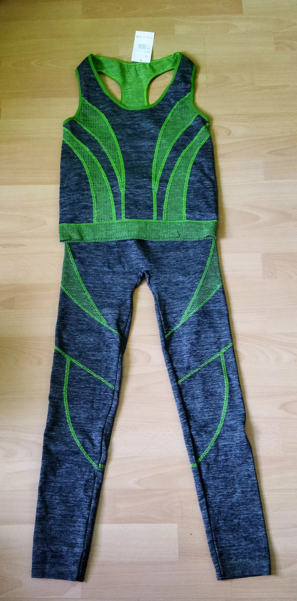 Szürke-zöld fitness szett 1