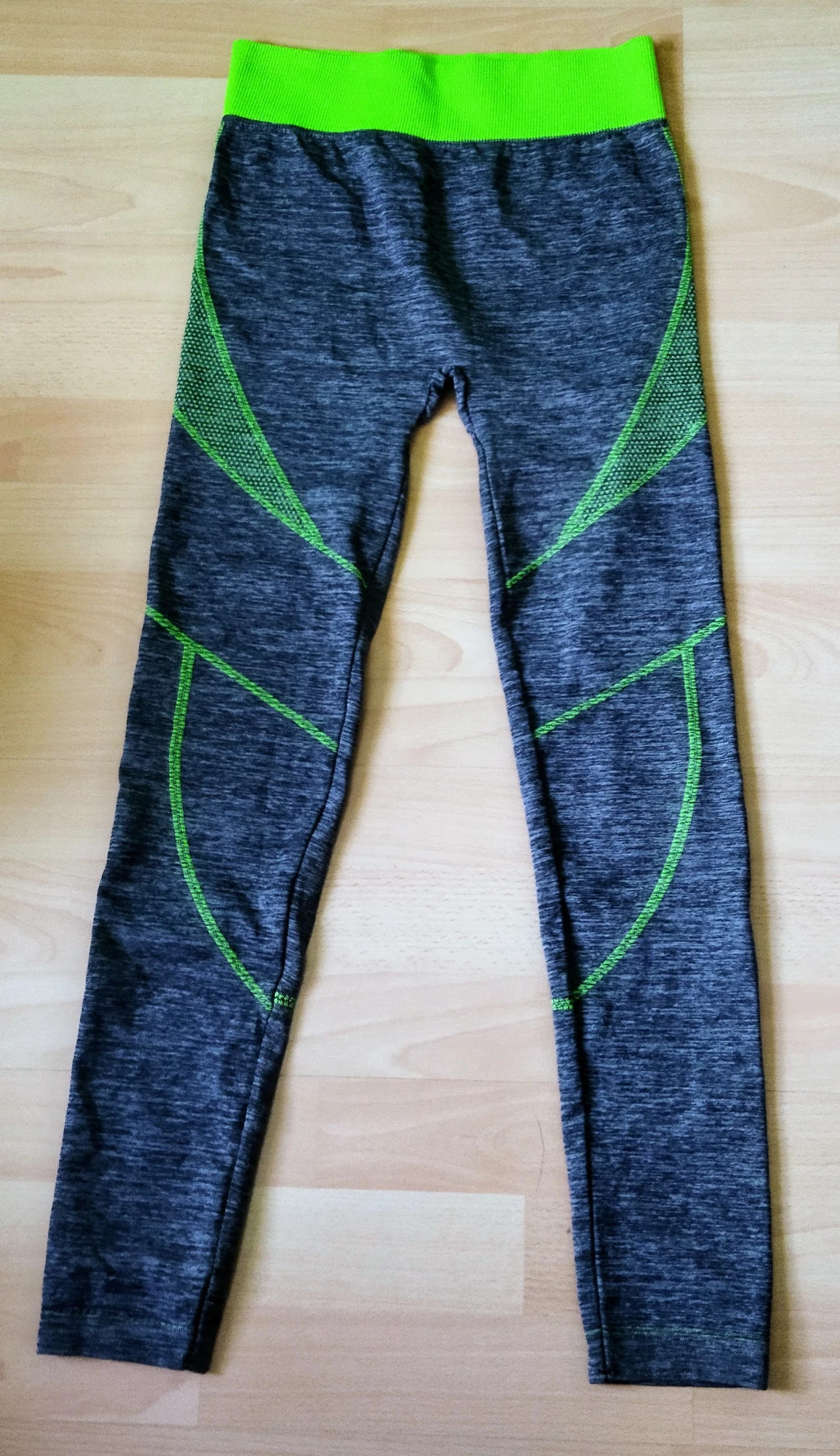 Szürke-zöld fitness szett 2