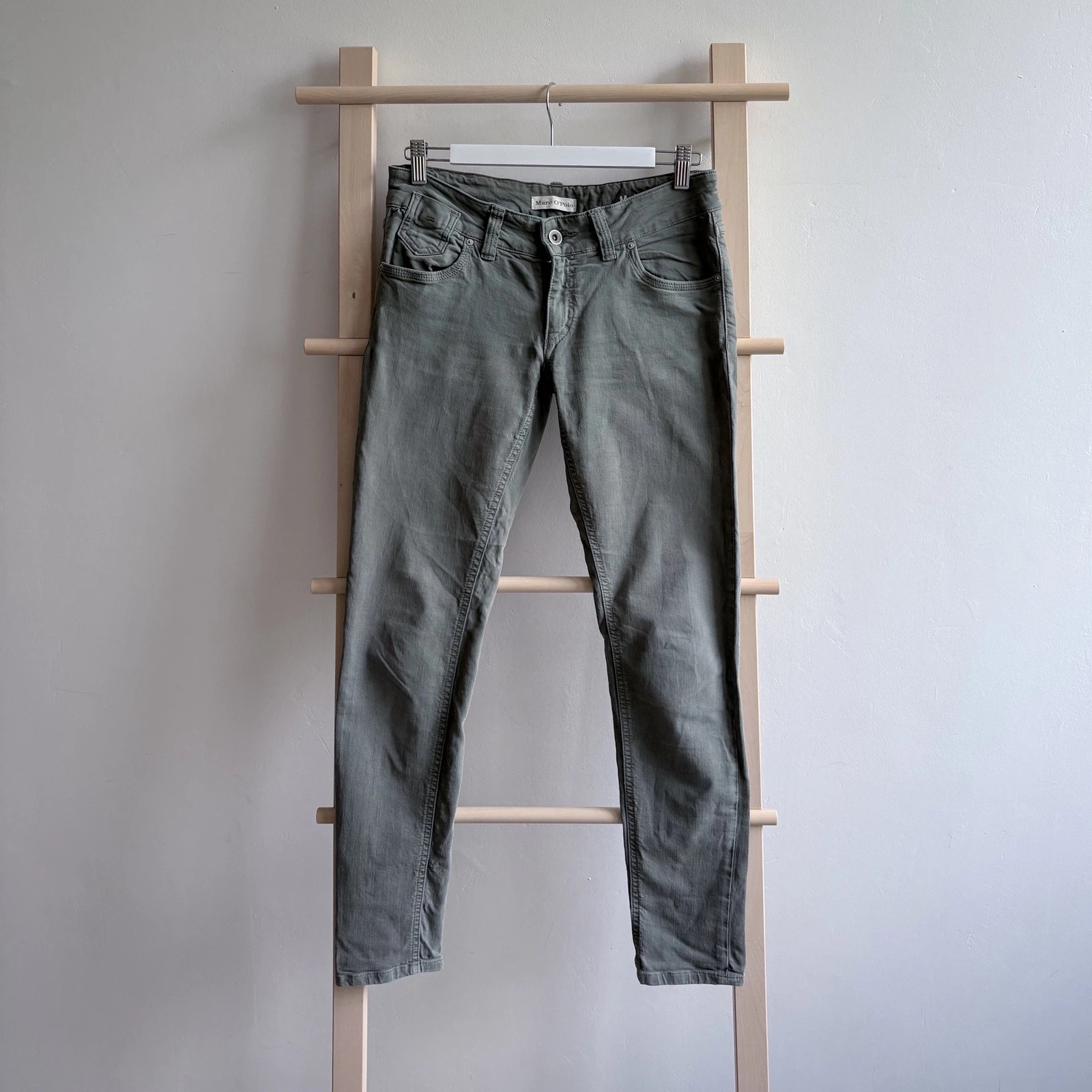 Sage green skinny farmer • W28/L32 • minimal urban scandinavian capsule 2