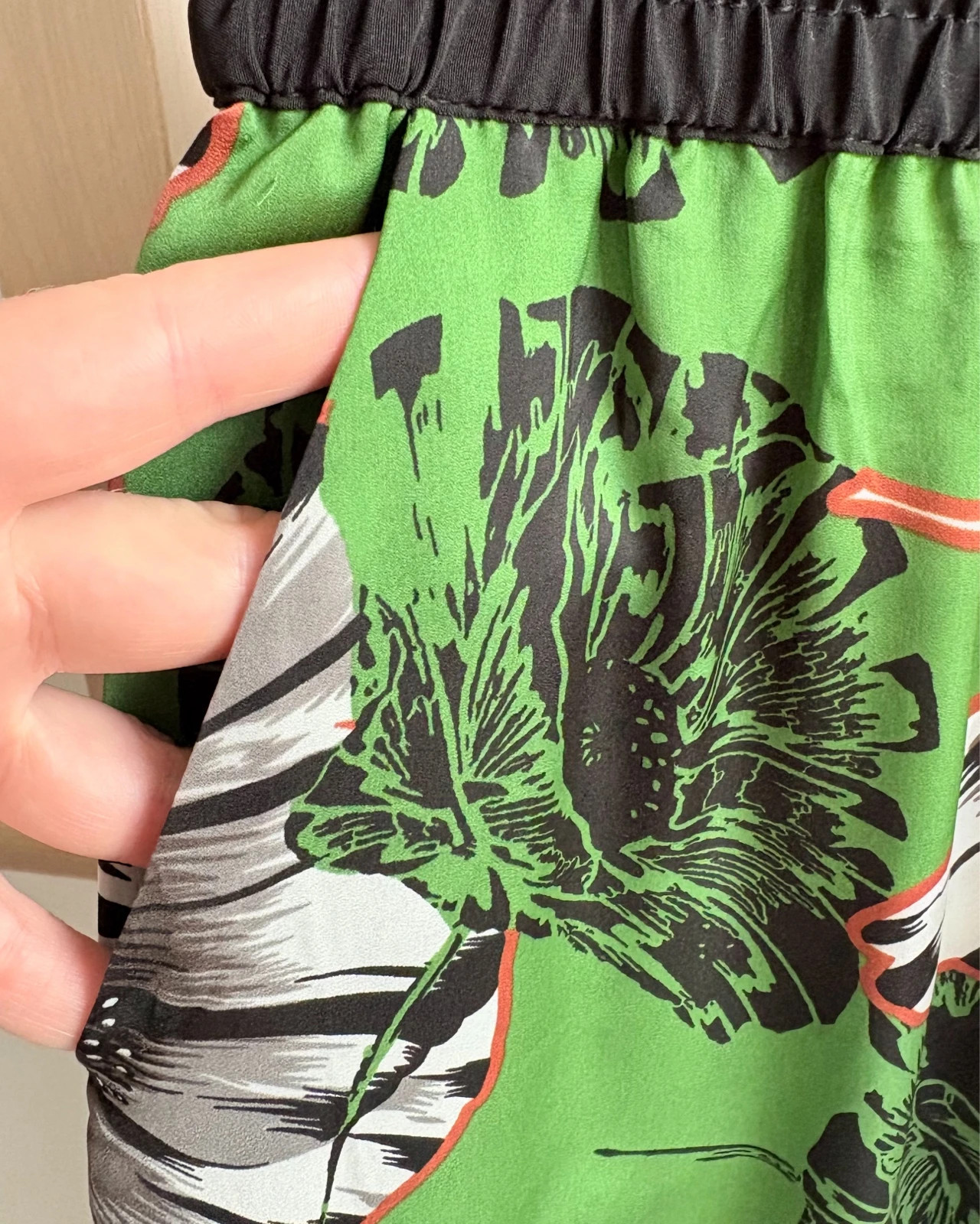 Trópusi virágmintás jogger nadrág • S méret • tropical summer vibe 3