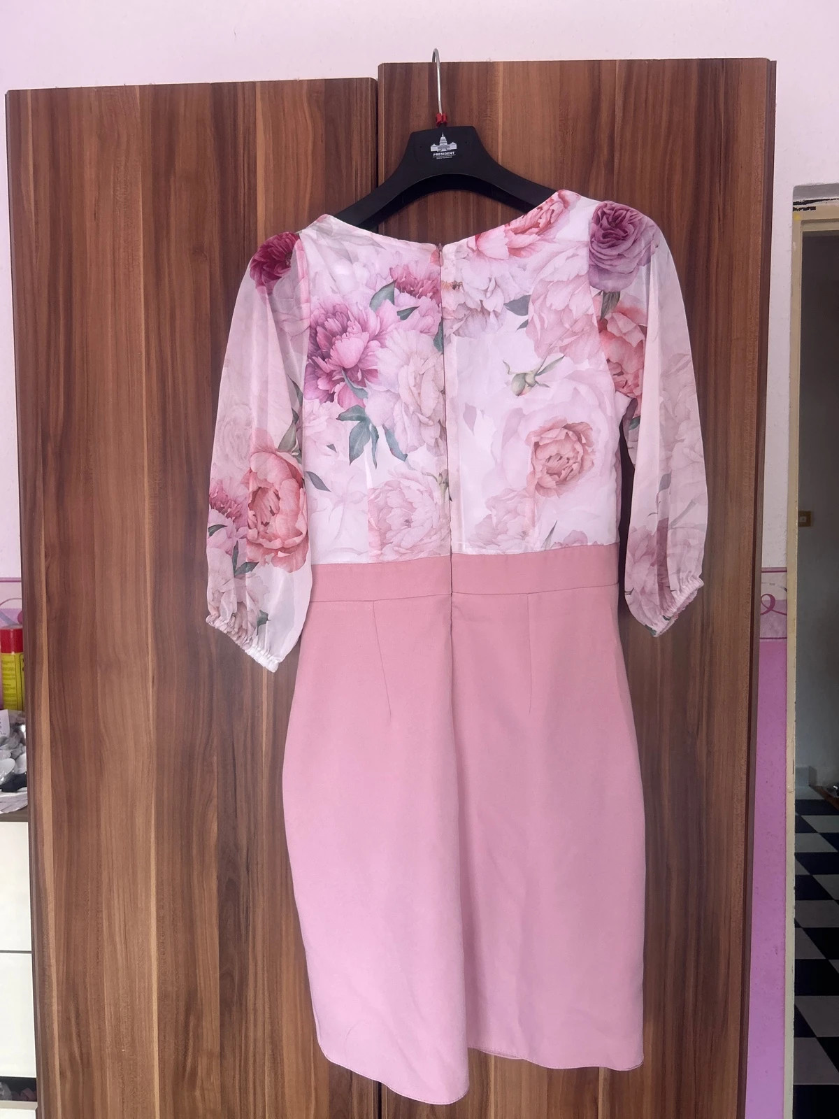 Nagyonszép elegáns női ruha. 3