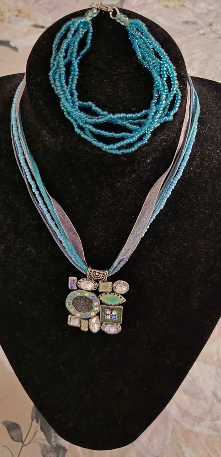Set collar y pulsera en tonos azules 2