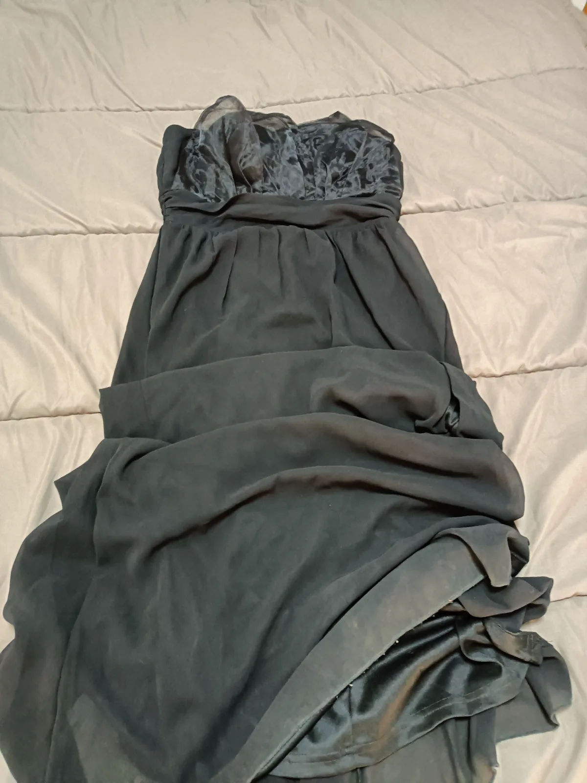 Vestido largo negro sin tirantes elegante 4