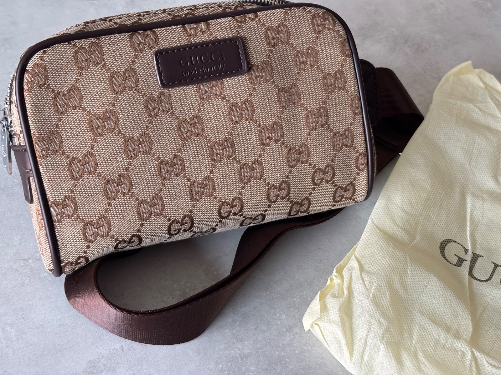 Unisex gucci 4