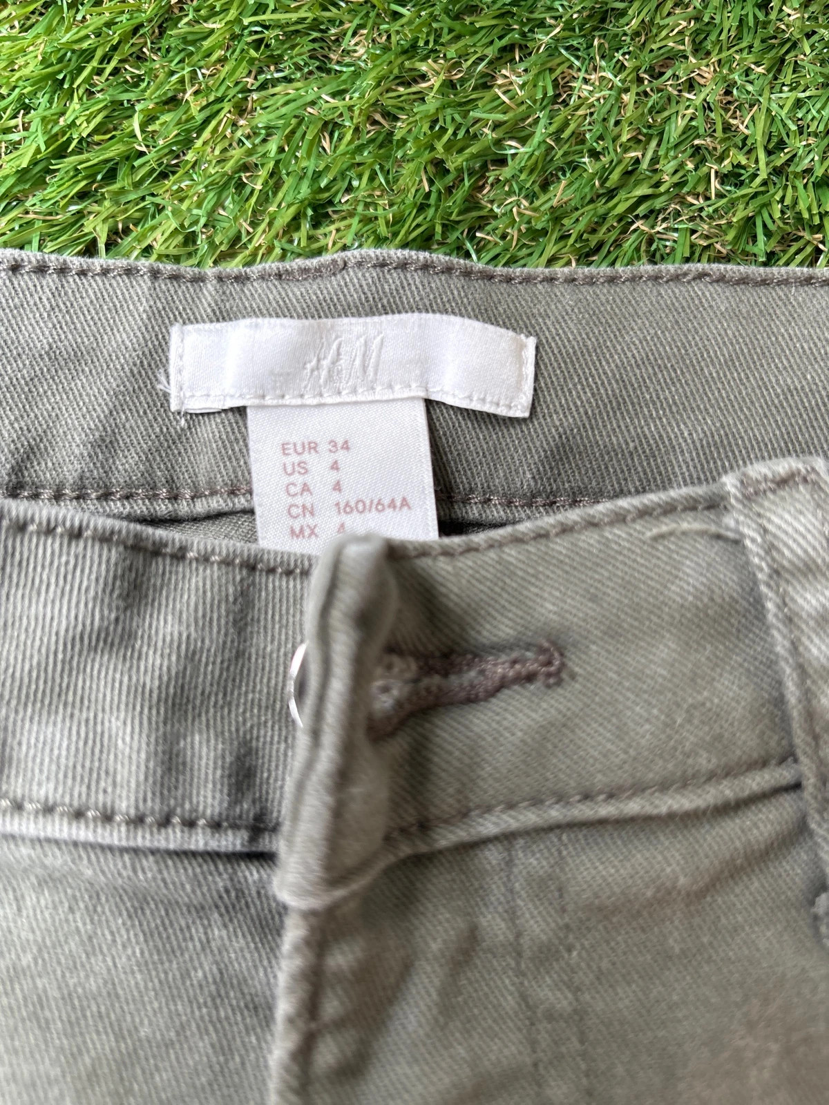 Olívazöld H&M női rövid nadrág/sort 3