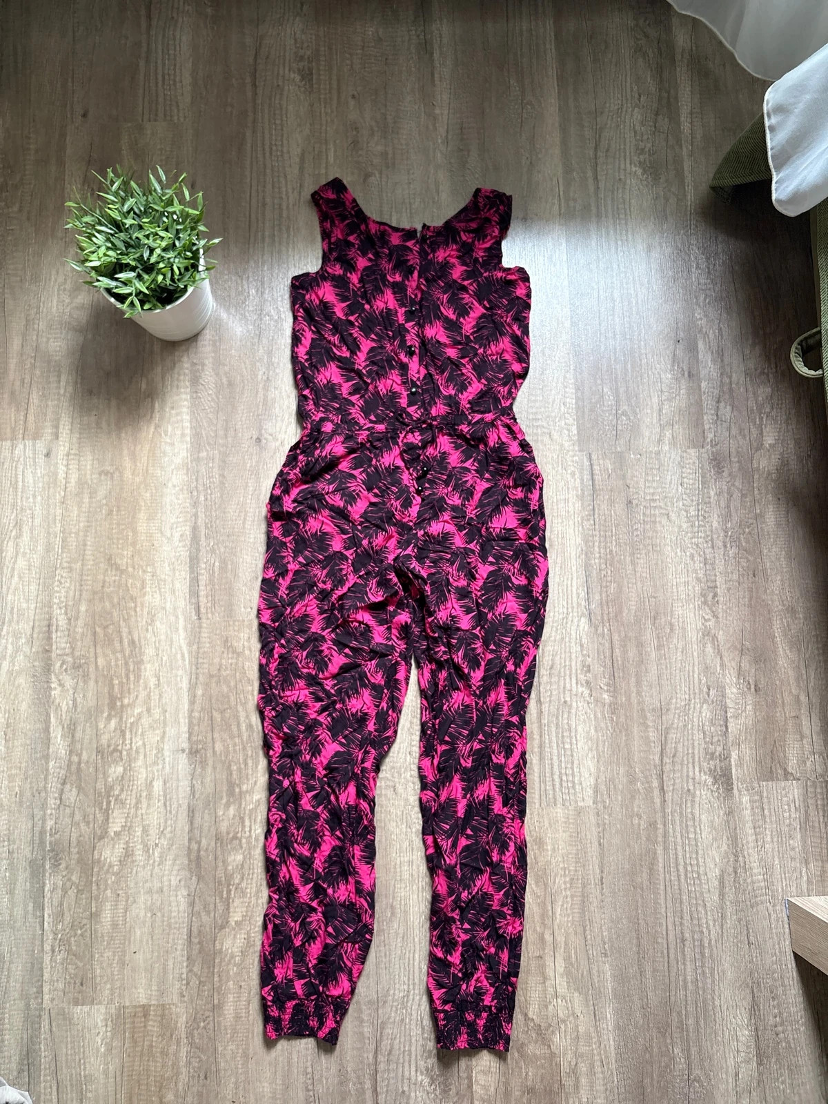 Pink-fekete levél mintás, viszkóz overall 1