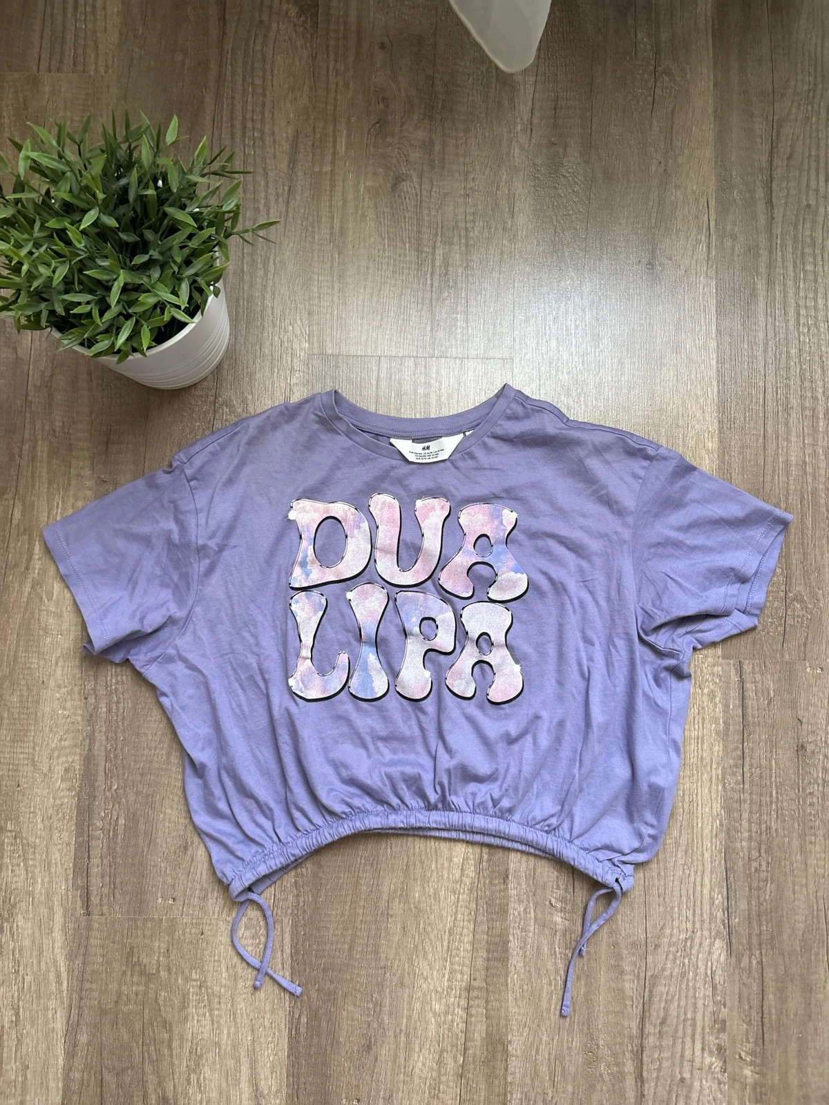 Lila Dua Lipa lány rövid póló 1