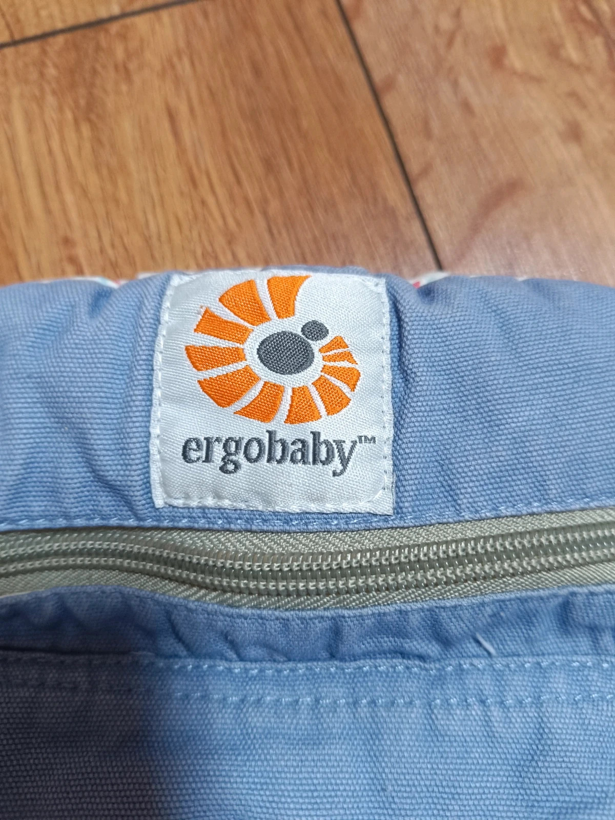 Ergobaby csatos hordozó. 3