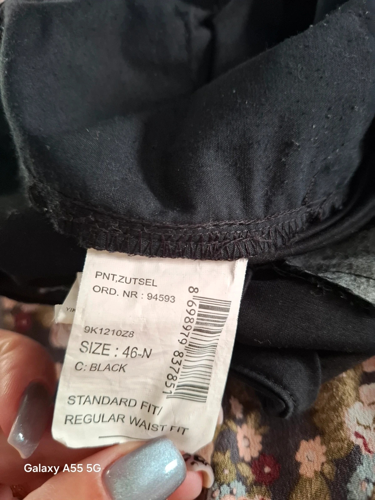 Eladó a képeken látható, klasszikus fekete színű női nadrág. 3