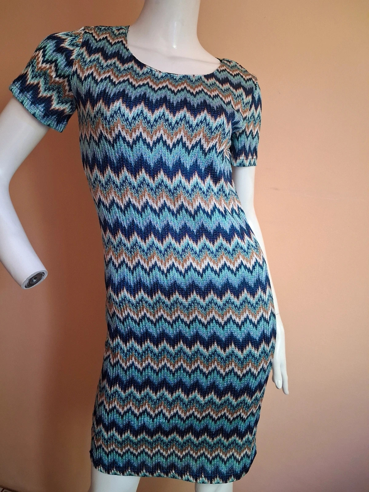 ONLY Missoni stílusú zig-zag mintás ruha 1
