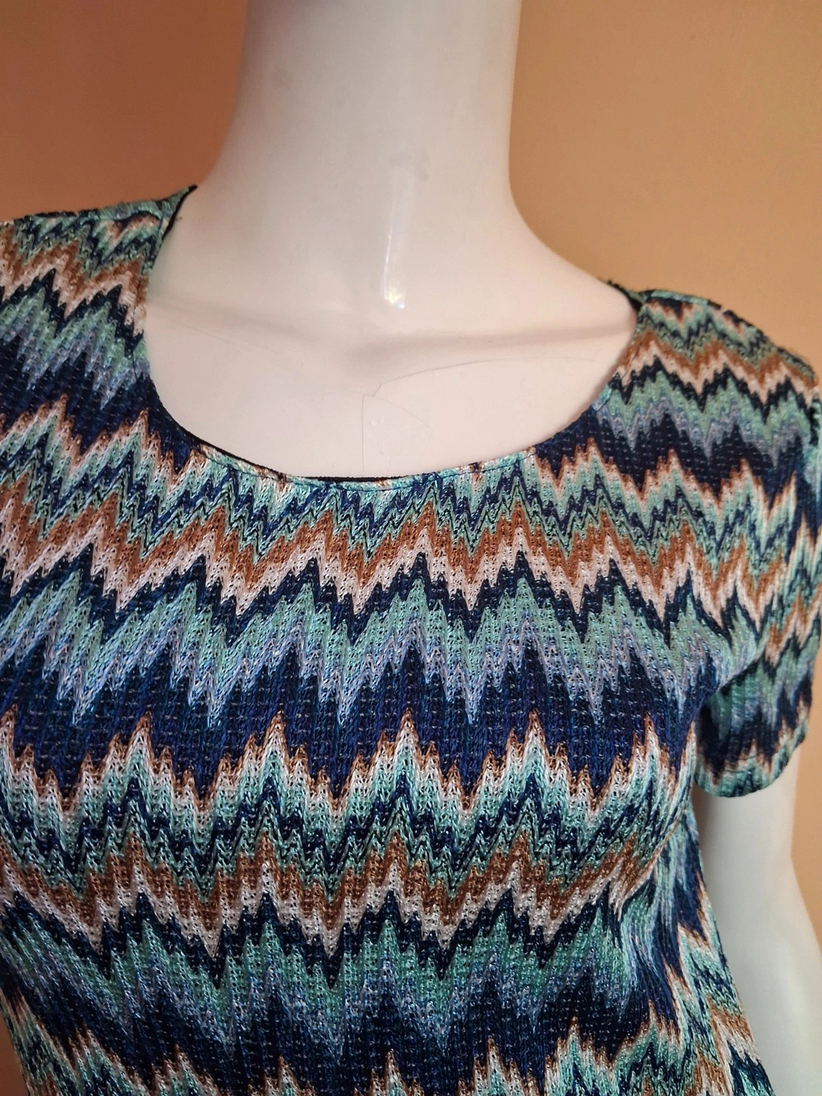 ONLY Missoni stílusú zig-zag mintás ruha 2