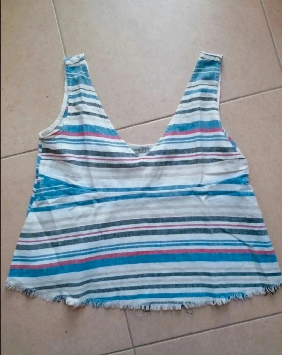 Top sin mangas de Zara Basic 1