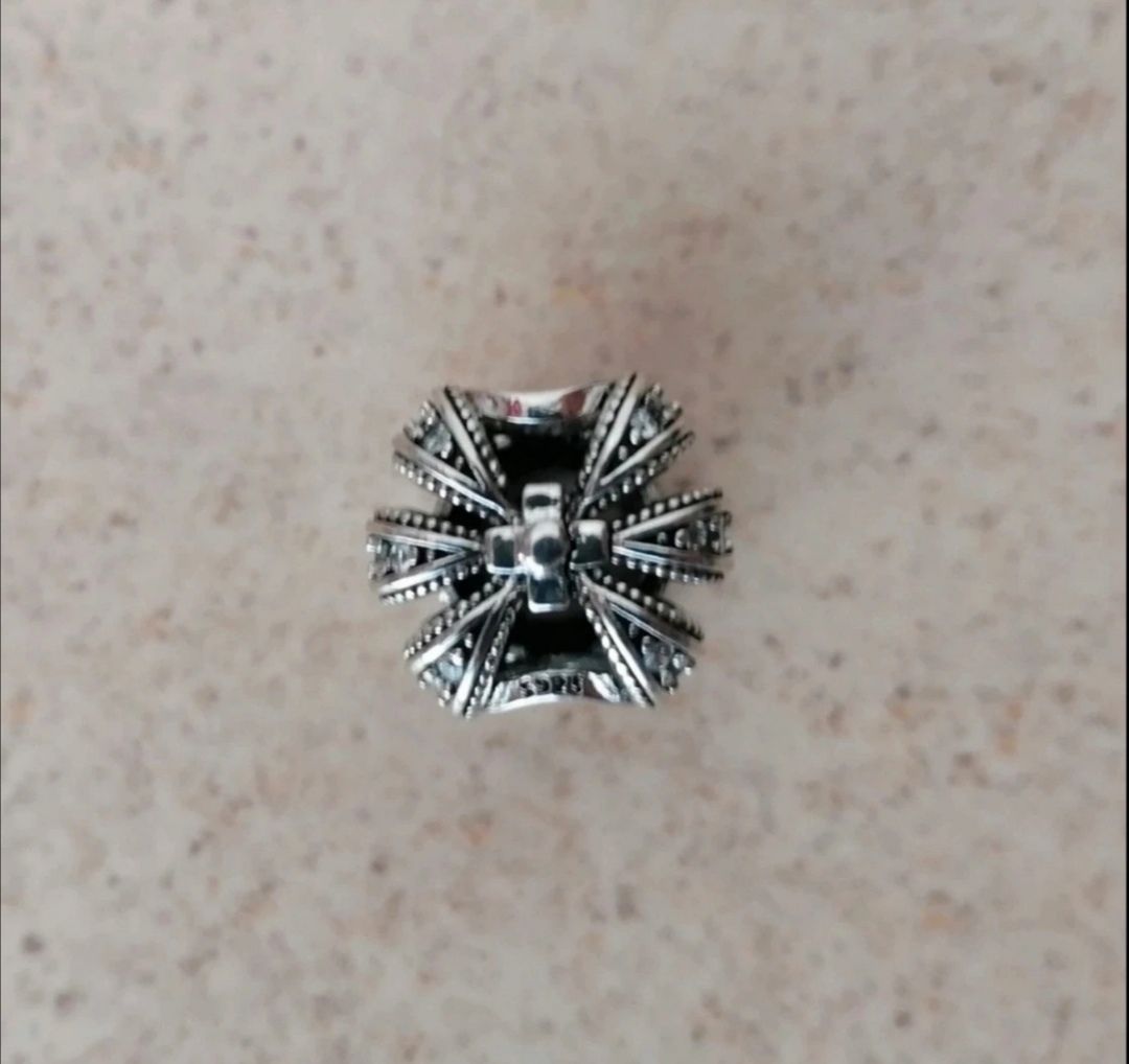 Charm o dije corona de rey en plata 3