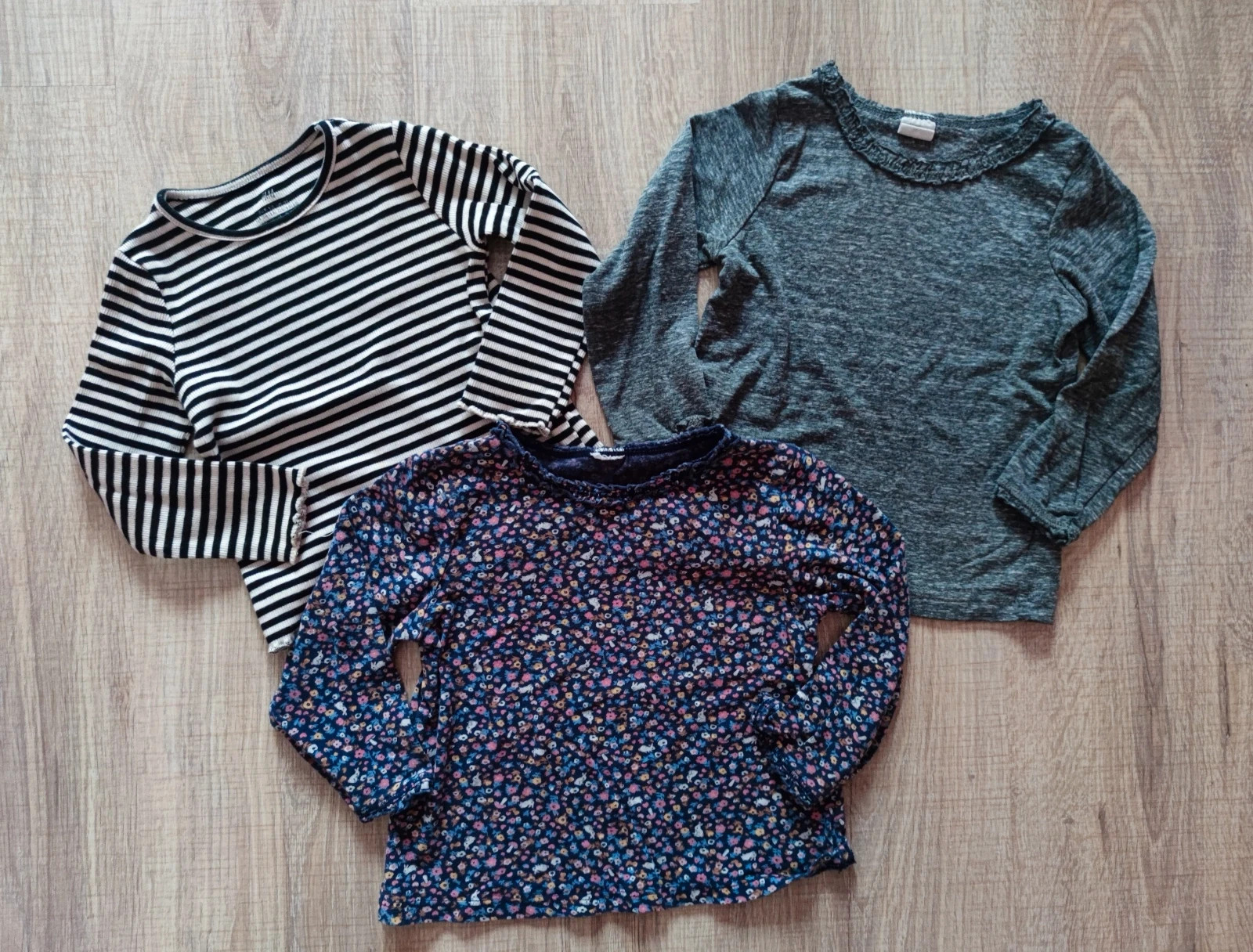 92-es H&M hosszúujjú felső csomag (3 db) 1