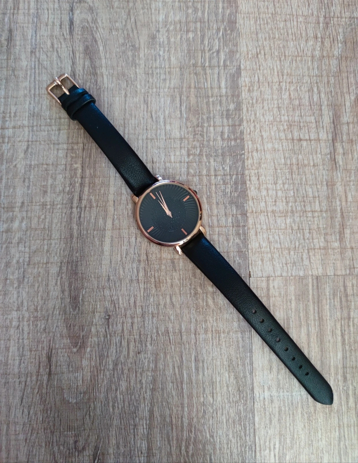 Minimalista stílusú női quartz divatóra (fekete/rose gold) 1