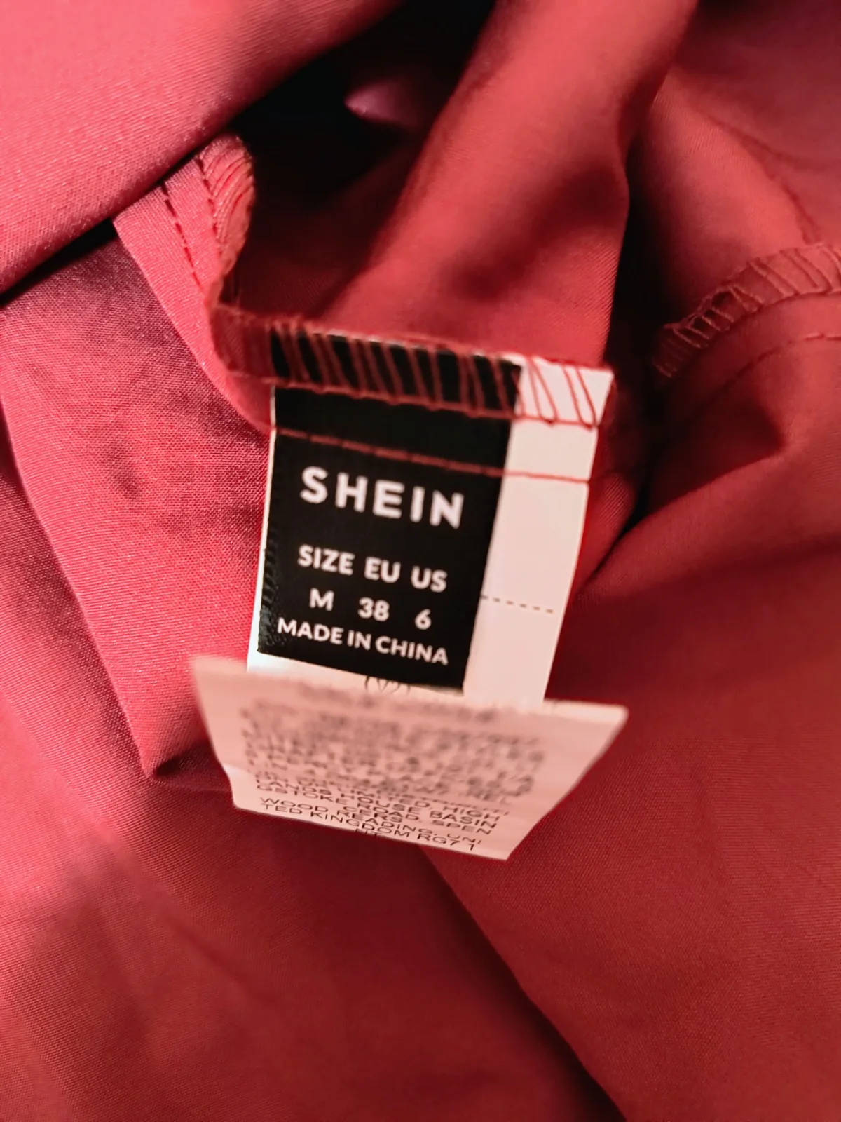 SHEIN M/38 bordó-piros, arany mintás, megkötős ruha 2