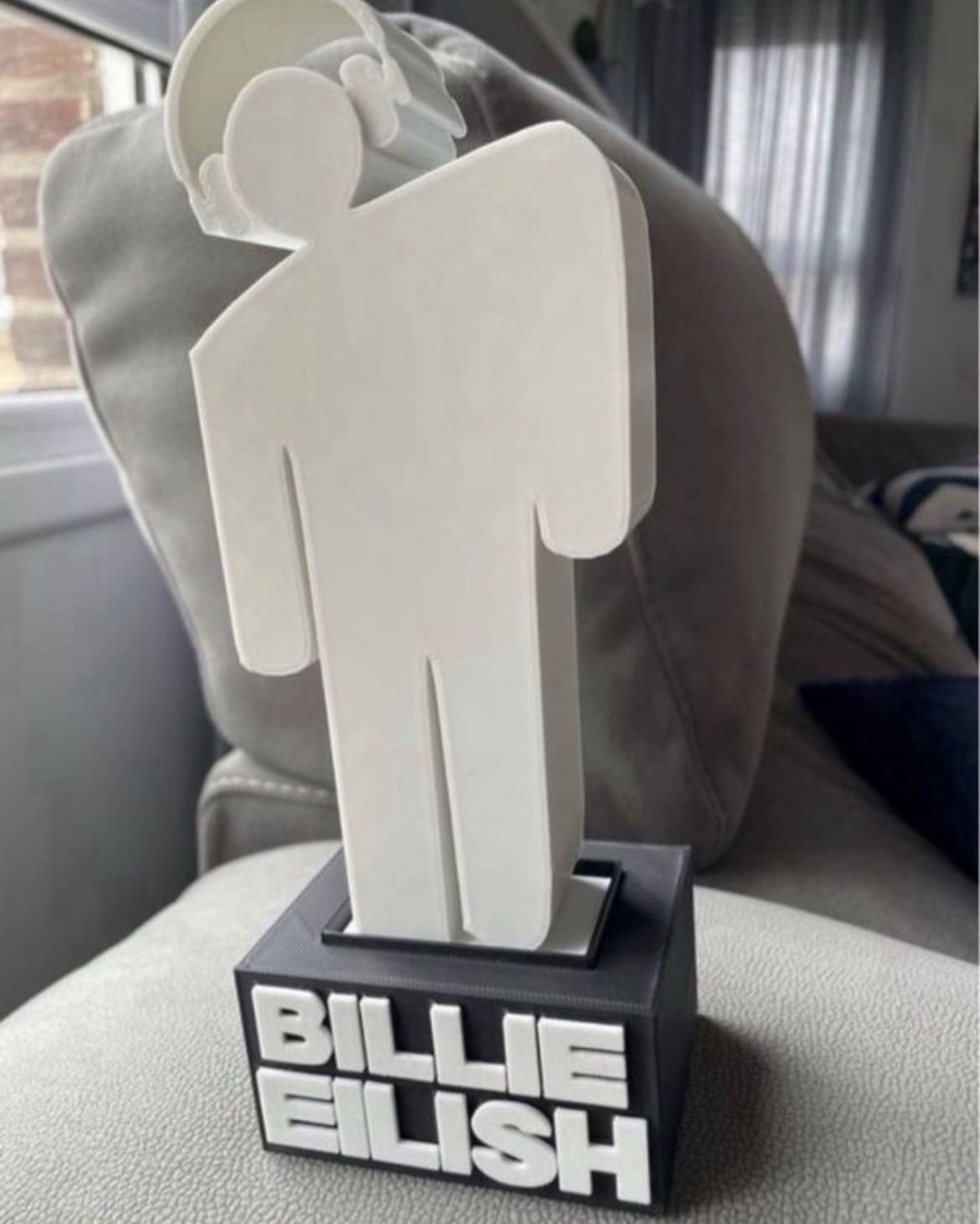 Soporte auriculares Billie Eilish 2