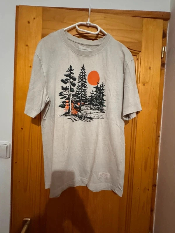 Reserved bézs férfi póló – erdei mintás, S-es, Loose Fit 2