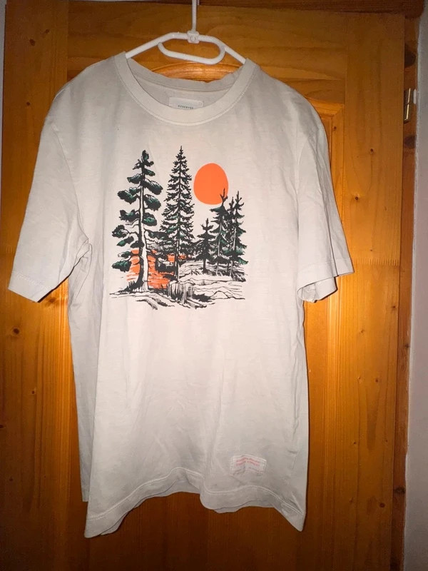 Reserved bézs férfi póló – erdei mintás, S-es, Loose Fit 3