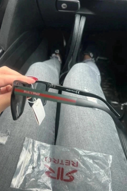 Retro Jeans férfi napszemüveg – fekete, tükrös lencsével 2