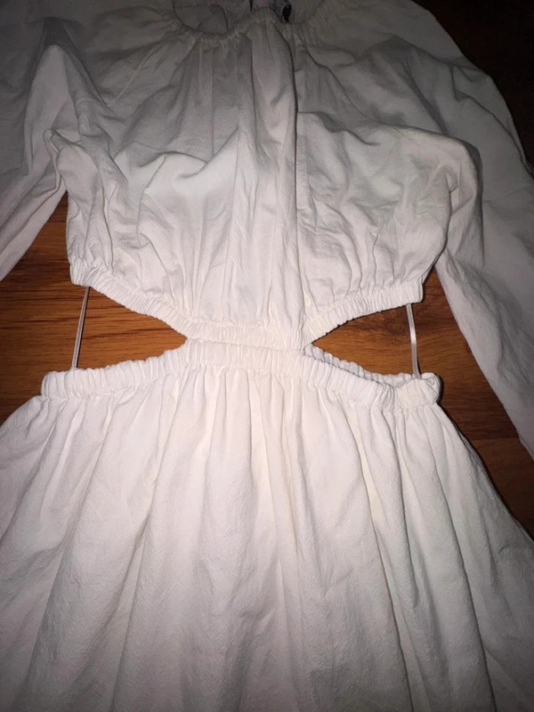 Bershka fehér kivágott ruha – S 4