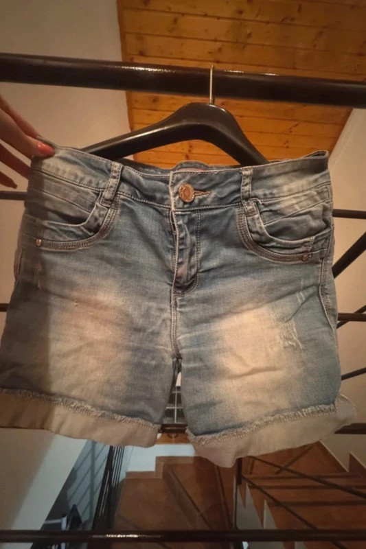 Badge Jeans világoskék koptatott farmer rövidnadrág – M/L 3