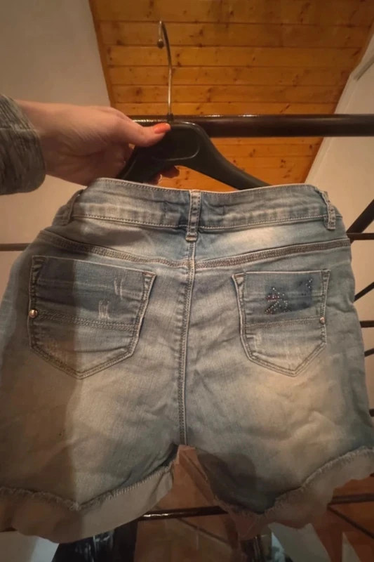 Badge Jeans világoskék koptatott farmer rövidnadrág – M/L 4