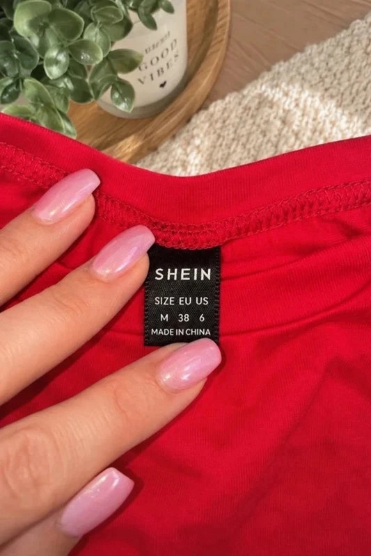 Piros SHEIN húzott oldalú felső – M/38 3