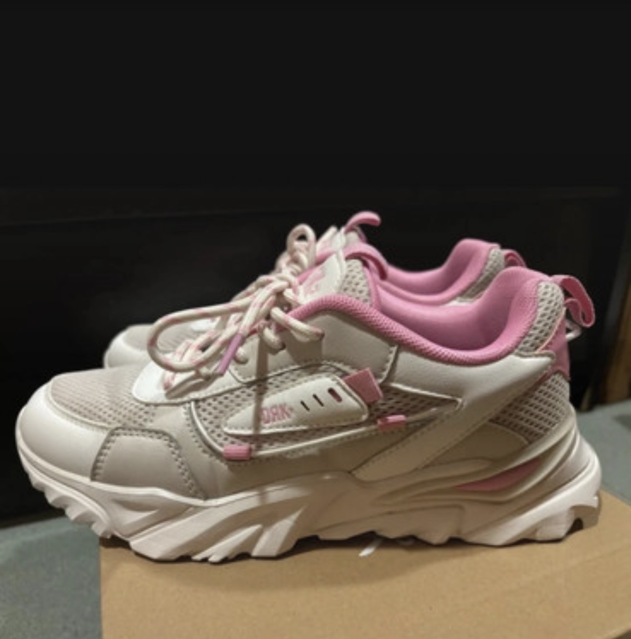 DRK rózsaszín-fehér sneaker 39-es 2