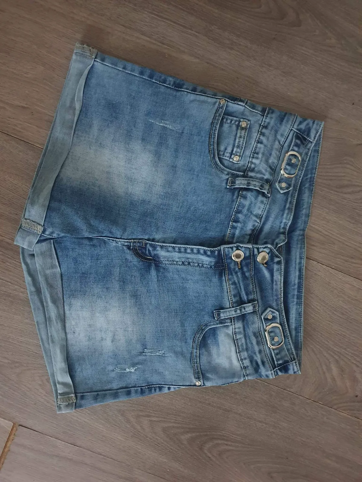 Magasderekú női short L új 1