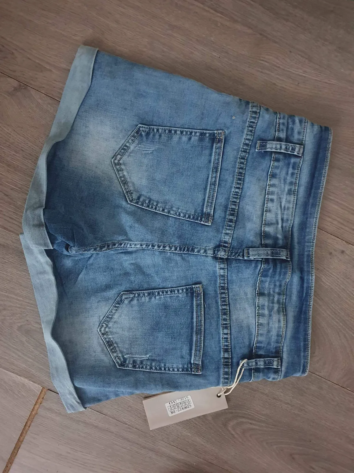 Magasderekú női short L új 2
