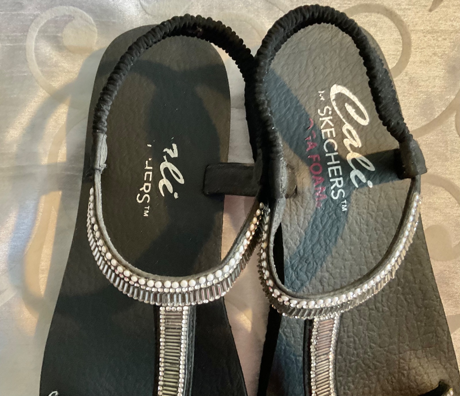 Skechers strasszos yoga foam szandál 41-es 3