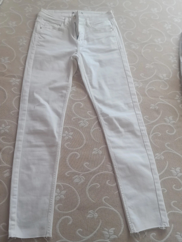 Denim pitillo blanco de Sfera 1