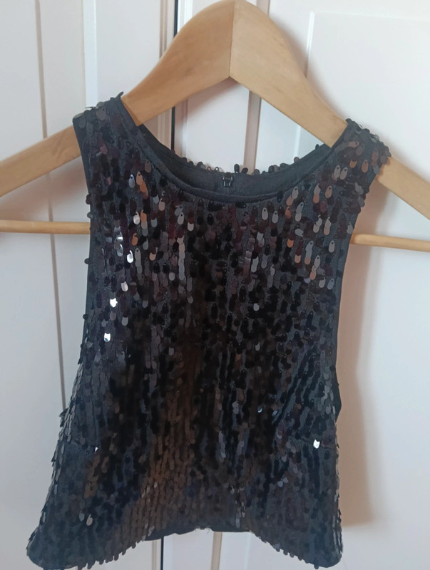 Top crop. Lentejuelas negro de H&M 1