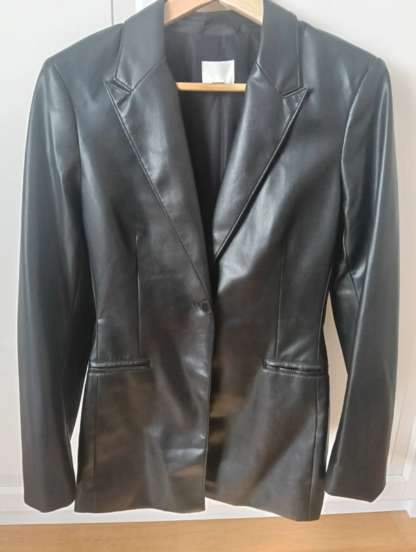 Blazer negra piel sintética H&M 1