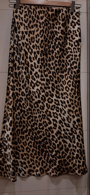 Falda satinada leopardo h&m 1