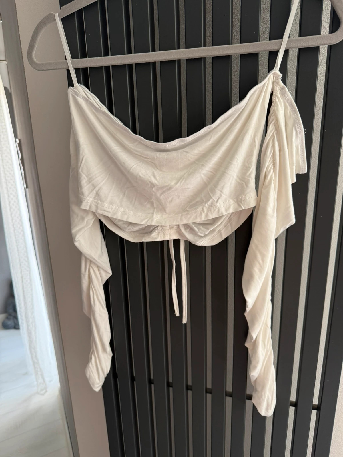 Fehér, húzott elejű, hosszú ujjú crop top - M méret 4