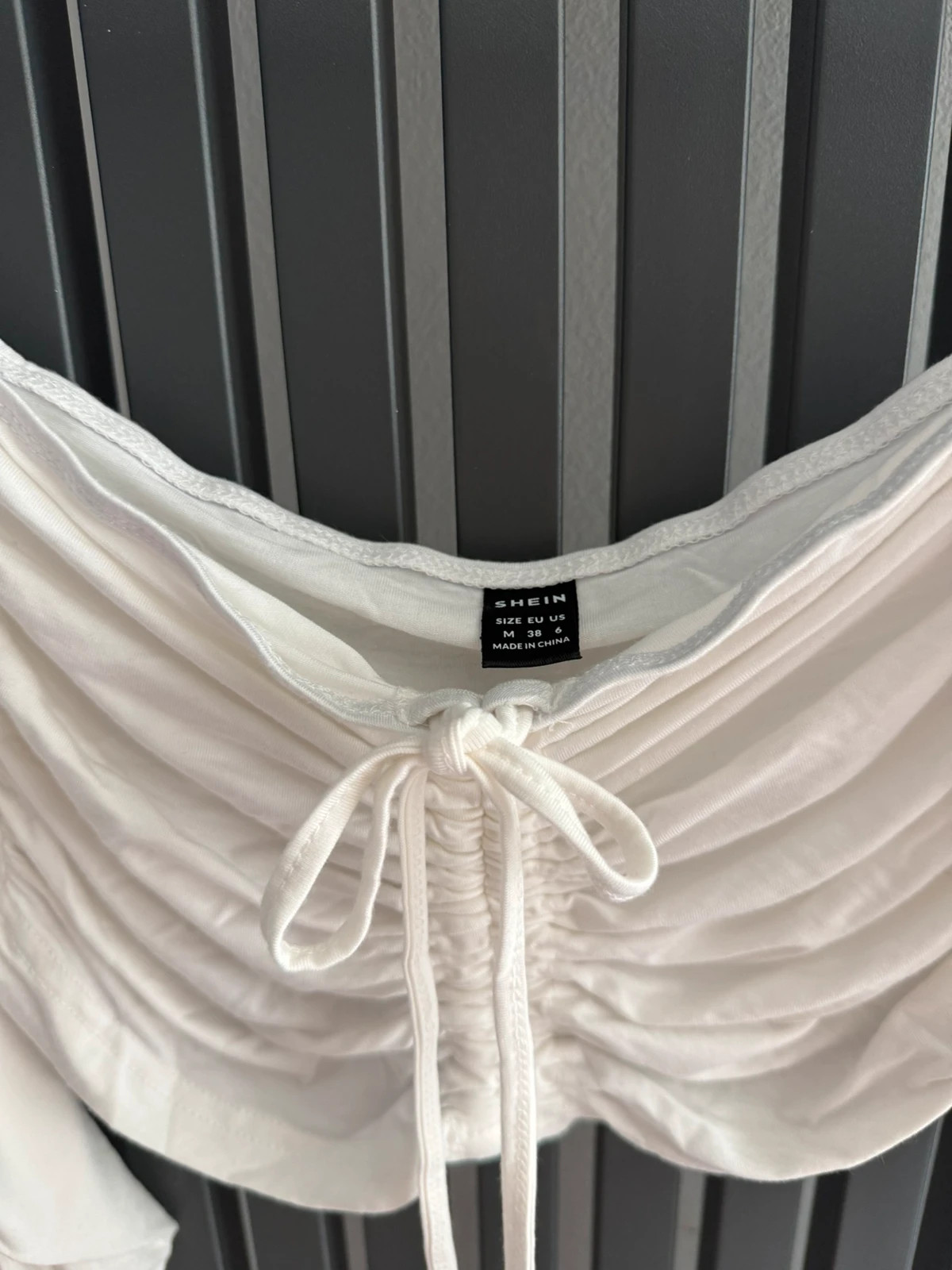 Fehér, húzott elejű, hosszú ujjú crop top - M méret 3