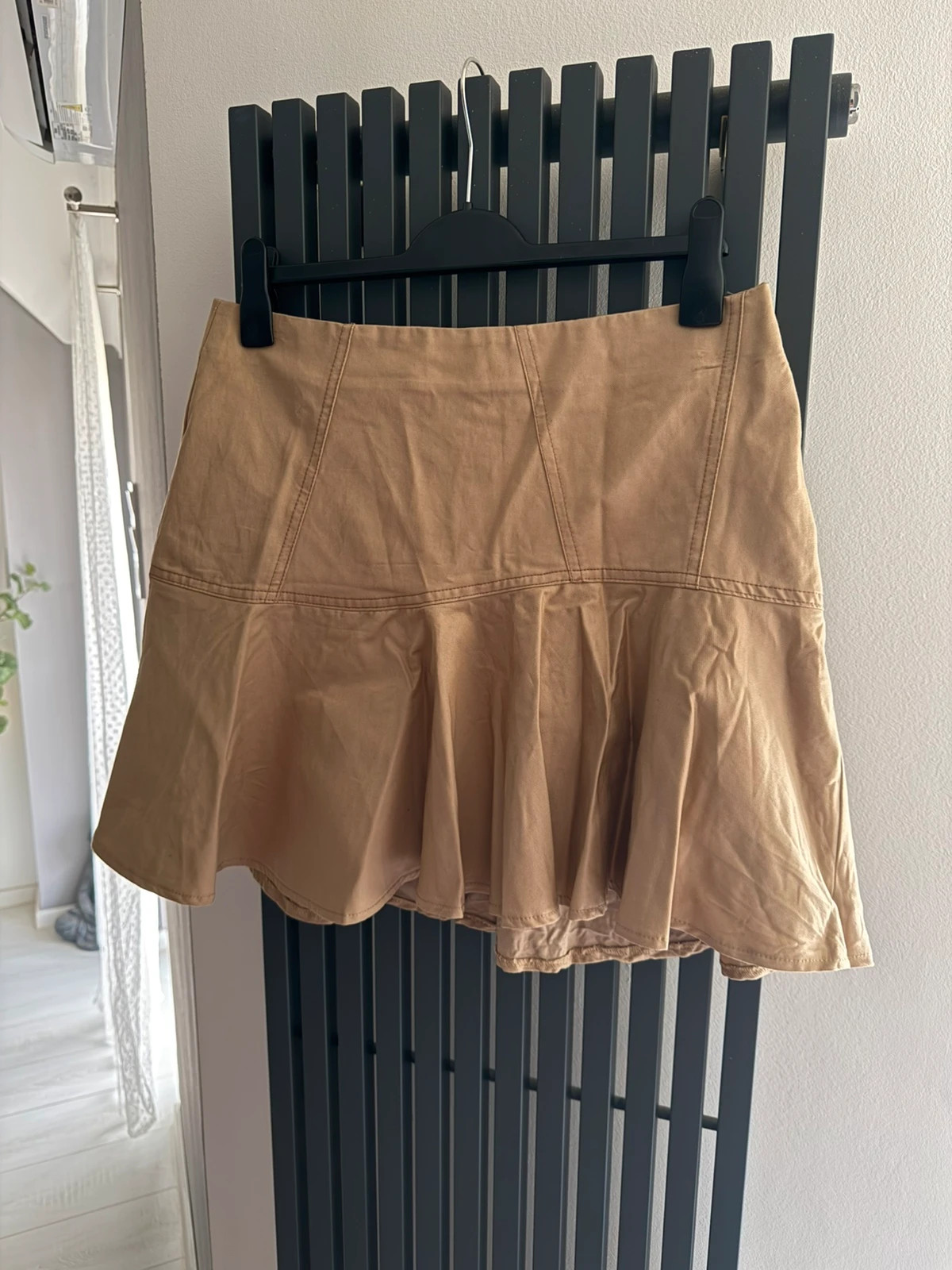 Reserved barna miniszoknya fodros aljjal - XL méret 1
