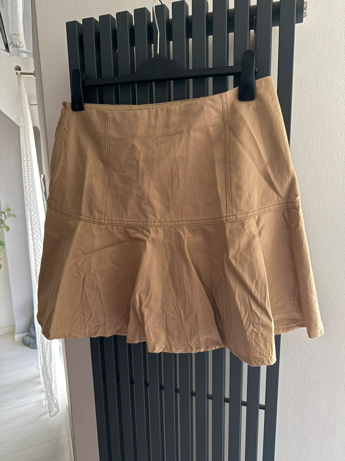 Reserved barna miniszoknya fodros aljjal - XL méret 3